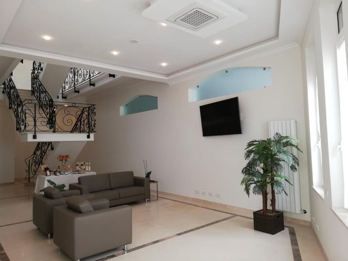 Bowen, Luxury Suites Лагуш Екстер'єр фото